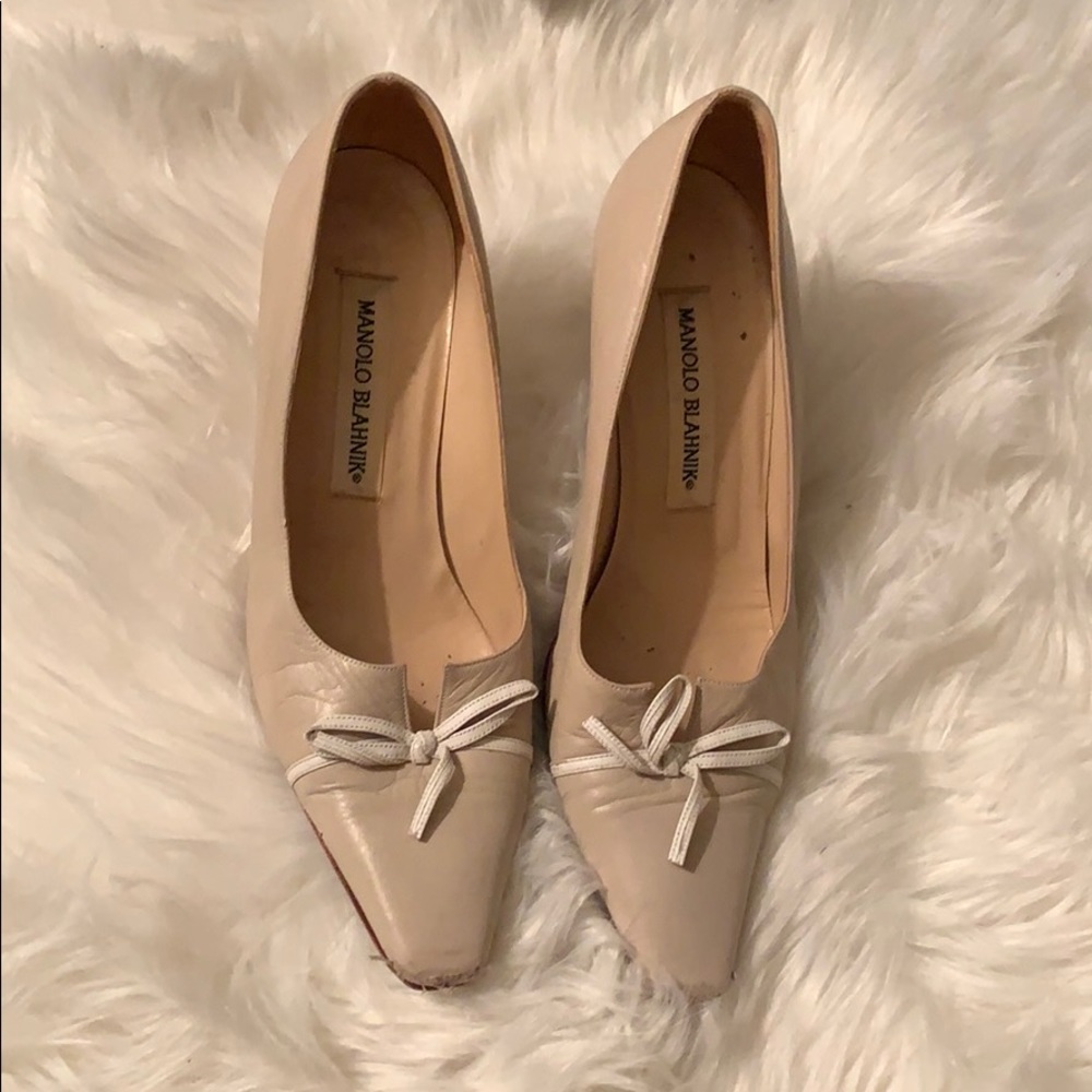 Manolo Blahnik Cream Bow Heels Shoes 6